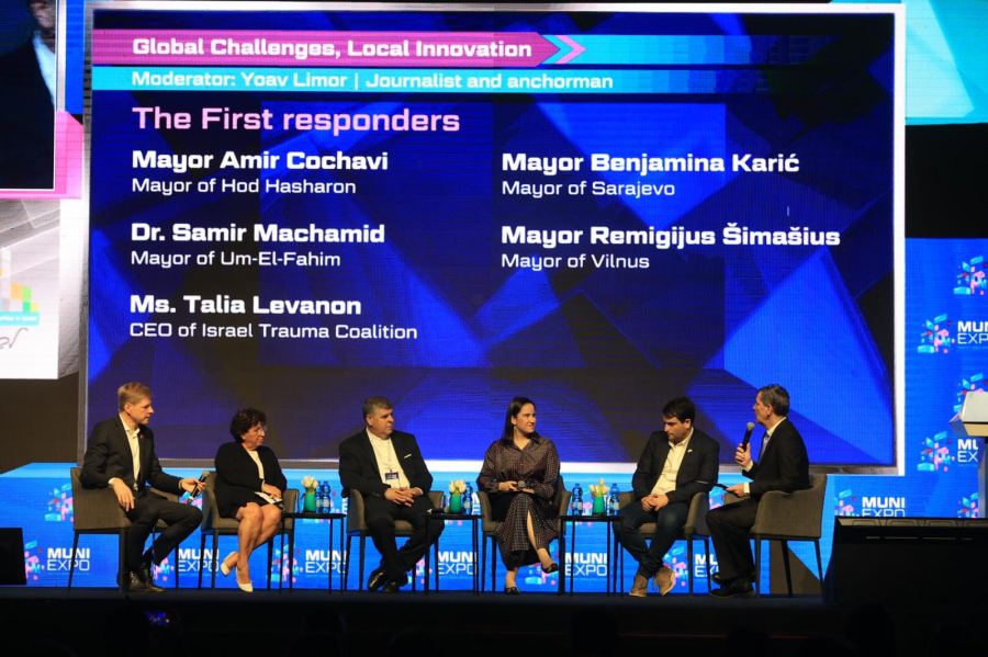 رؤساء سلطات محلية من العالم تحدثوا عن تداعيات الحرب ب مؤتمر موني إكسبو